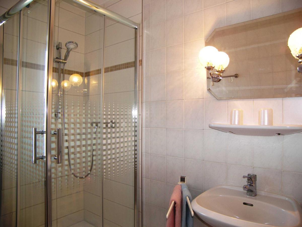Ferienhaus Alice 10 Gehminuten Vom Strand Entfernt Ostseebad Heringsdorf Exterior foto